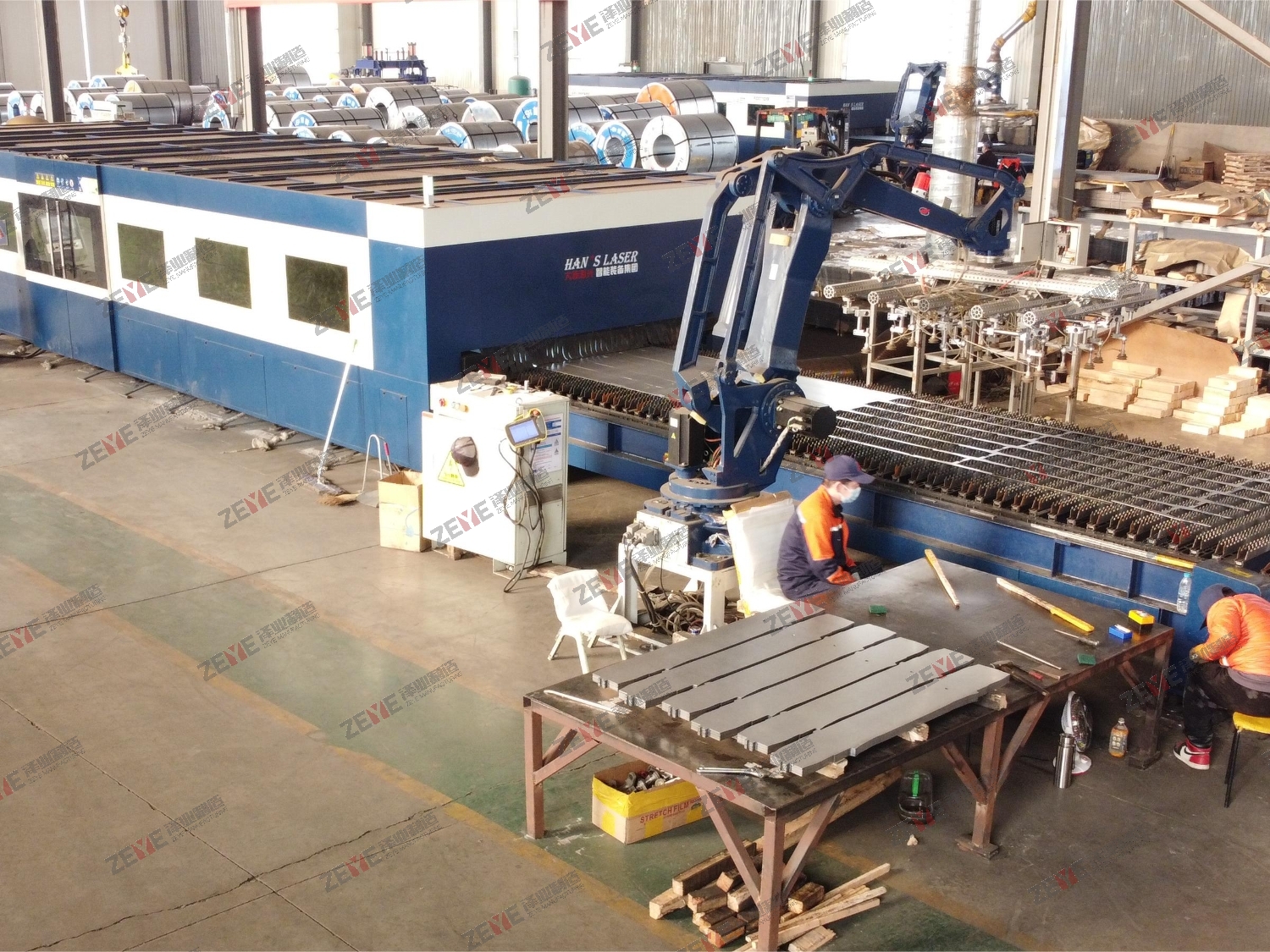 Серво-подающая лазерная режущая линия