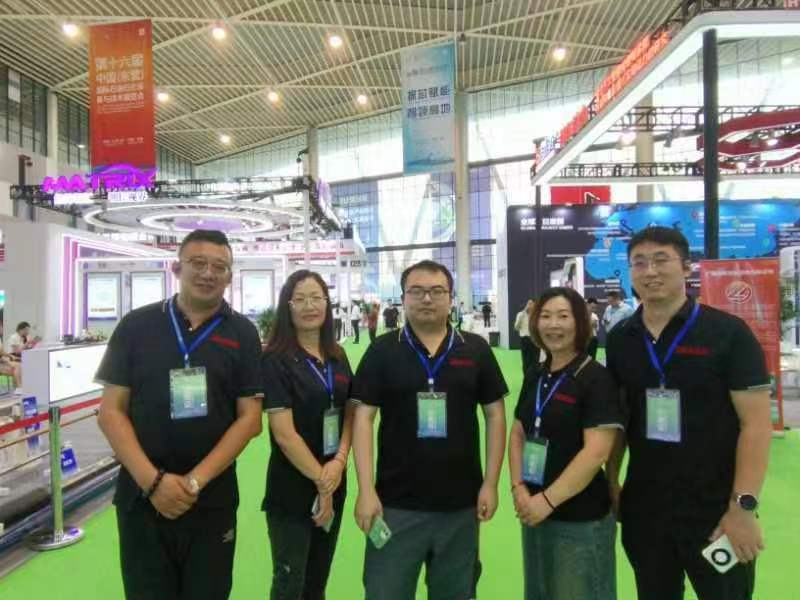 Авто участие в 16-й (Дунъин) Международной выставке нефтегазового и нефтехимического оборудования и технологий.