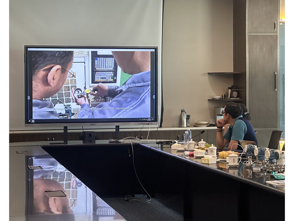 Клиенты из Гватемалы посещают нашу компанию