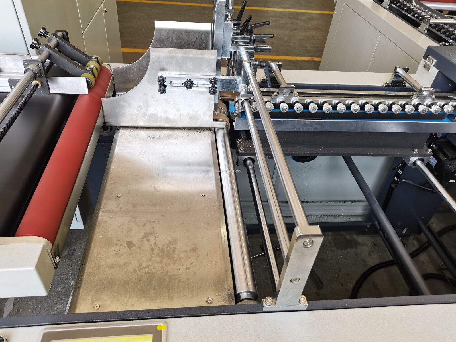 Одноходовой угловой отрезной станок