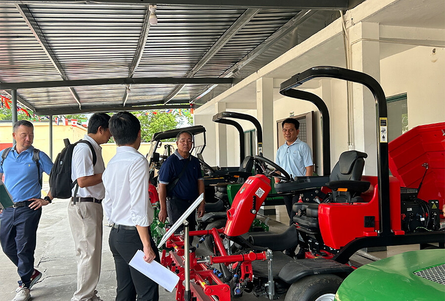 Thai Client Visits Denayou  Thai Client Visits Denayou