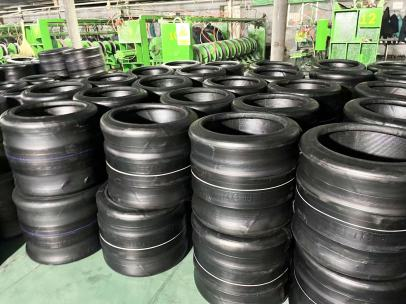 The main components that make up the tire