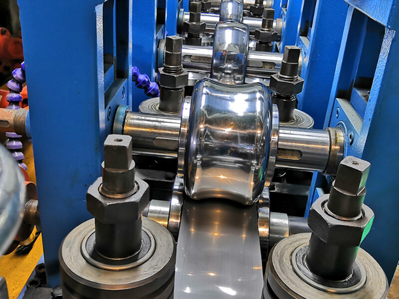 Stainless steel pipe making machine