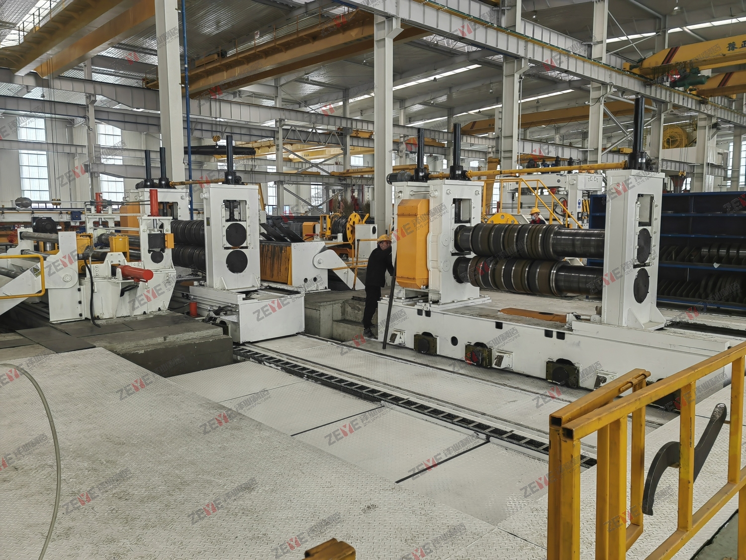  Línea de corte de gran calibre para la transformación del acero de precisión