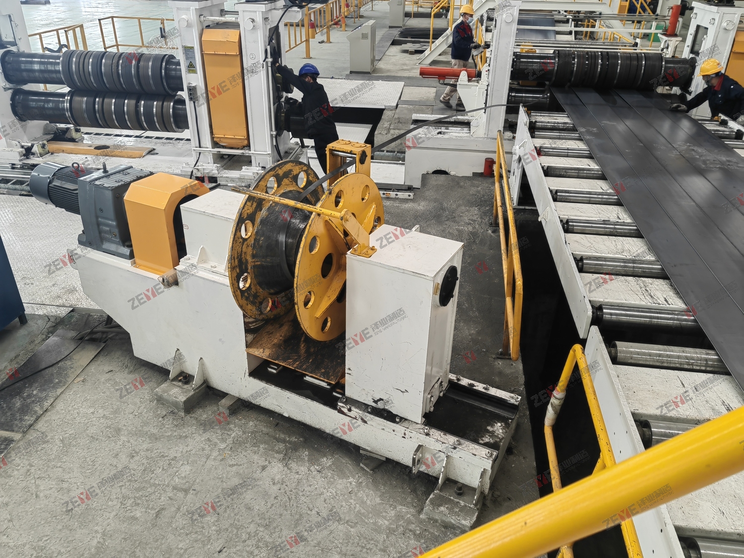  Línea de corte de gran calibre para la transformación del acero de precisión