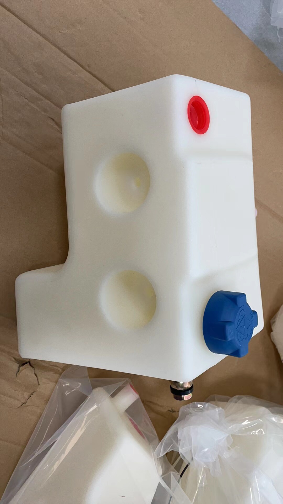 Rodillo compactador Bomag BW211D 06550084 Tanque de agua original 