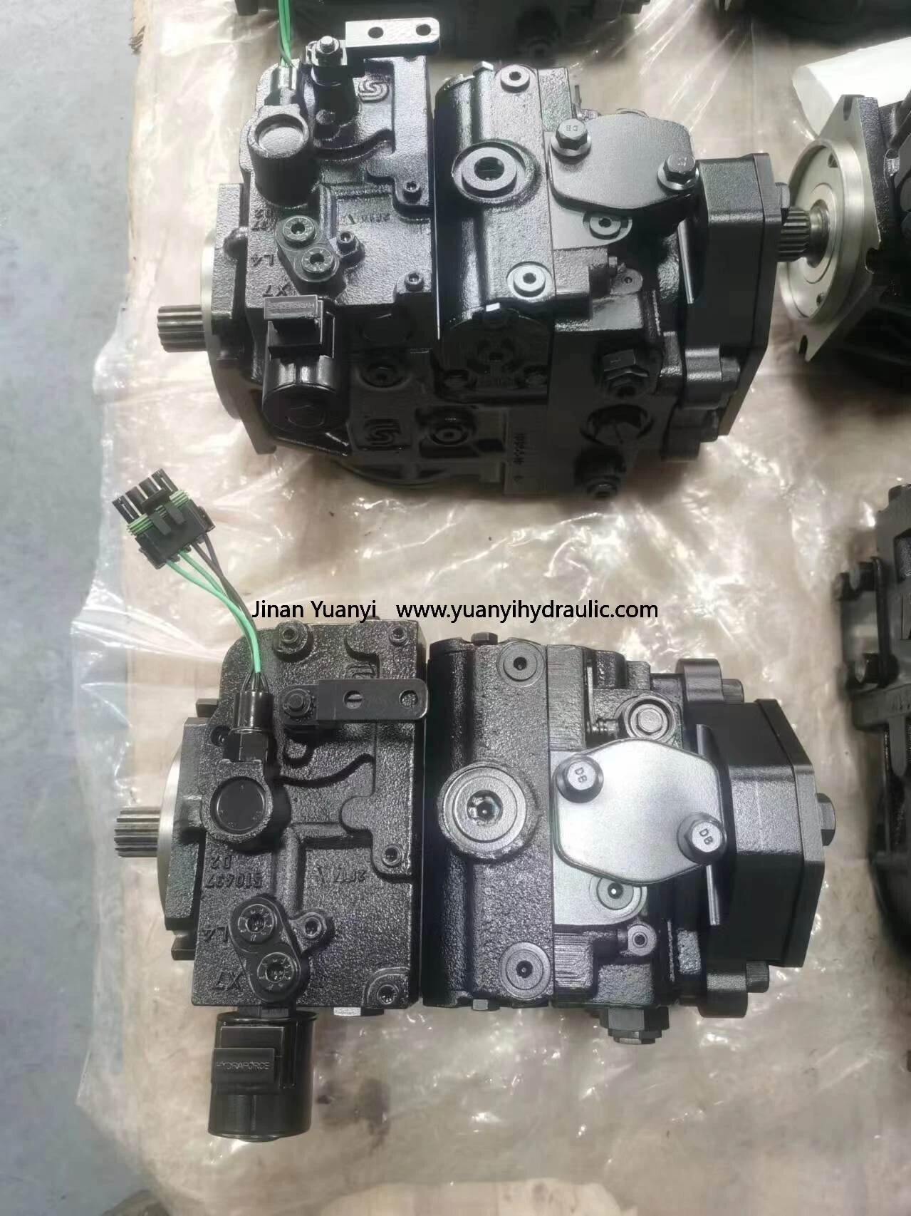 CA250 380830 Pump.jpg
