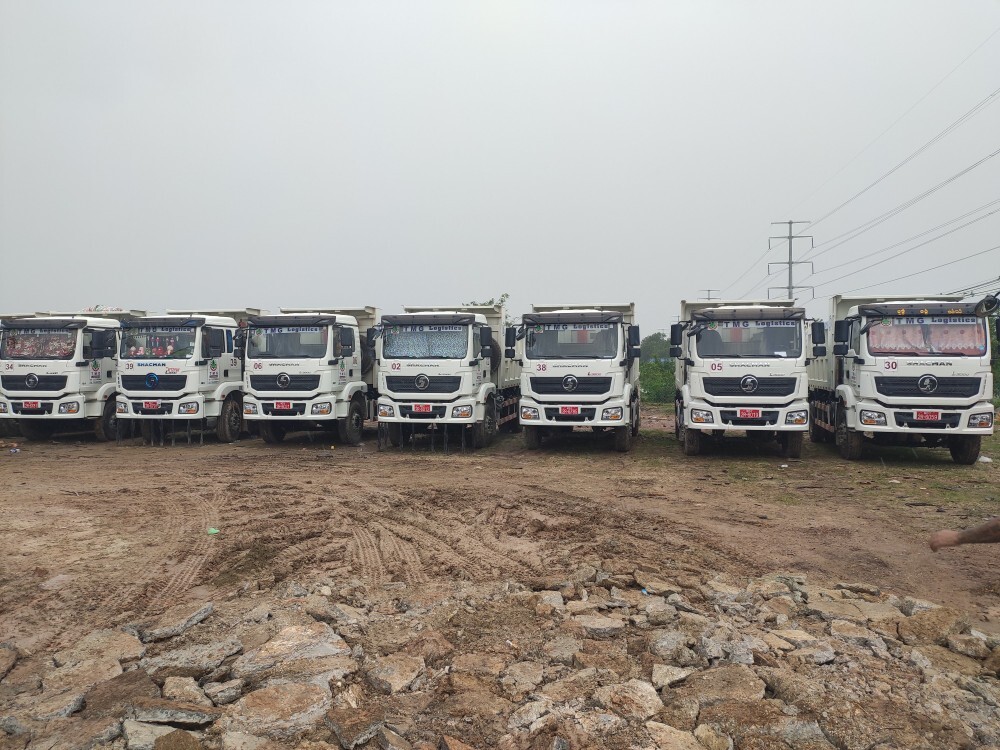 SHACMAN L3000 4×2 Volquete