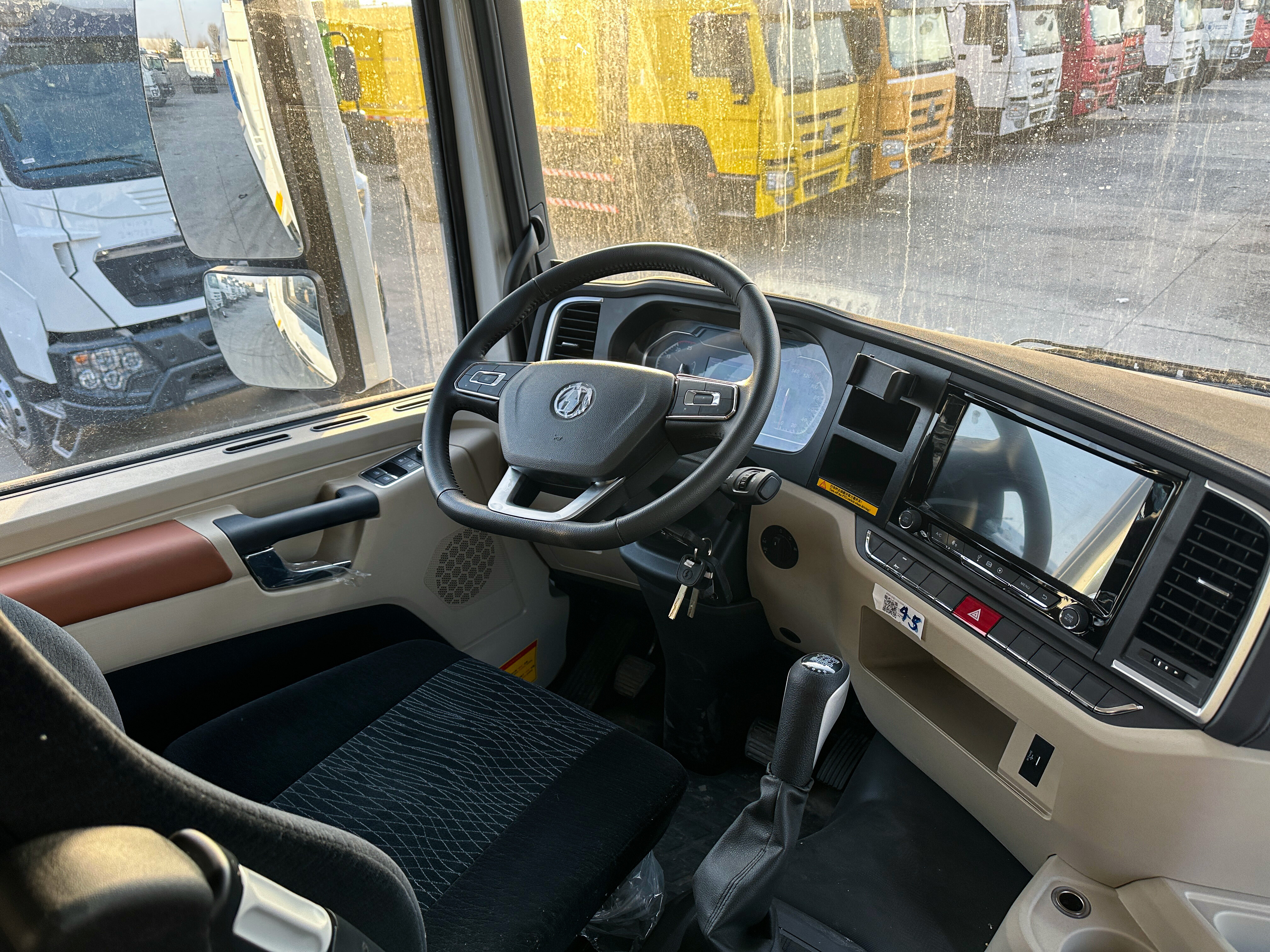 SHACMAN X5000 6×4 Volquete