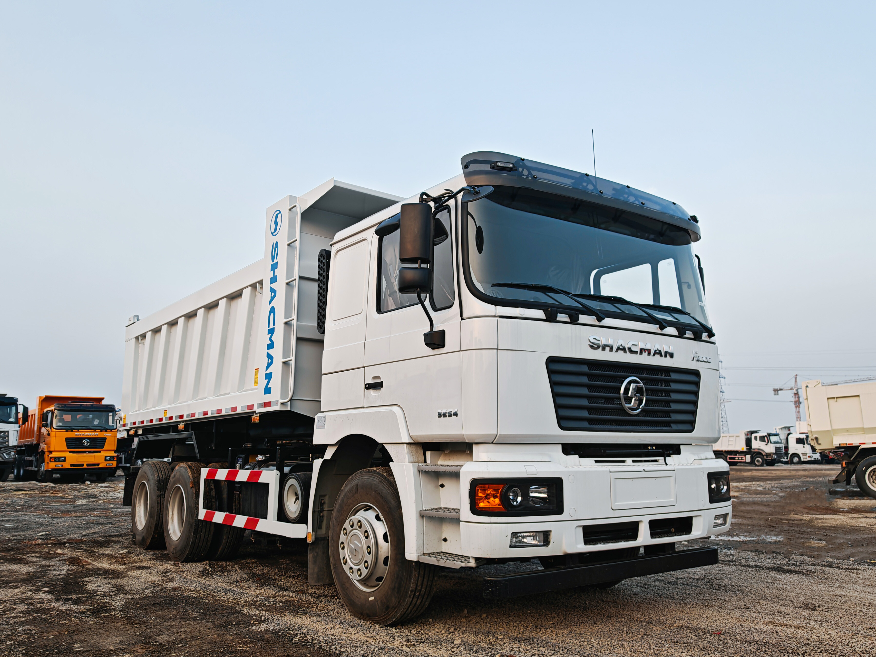 Camión volquete SHACMAN F2000 6×4