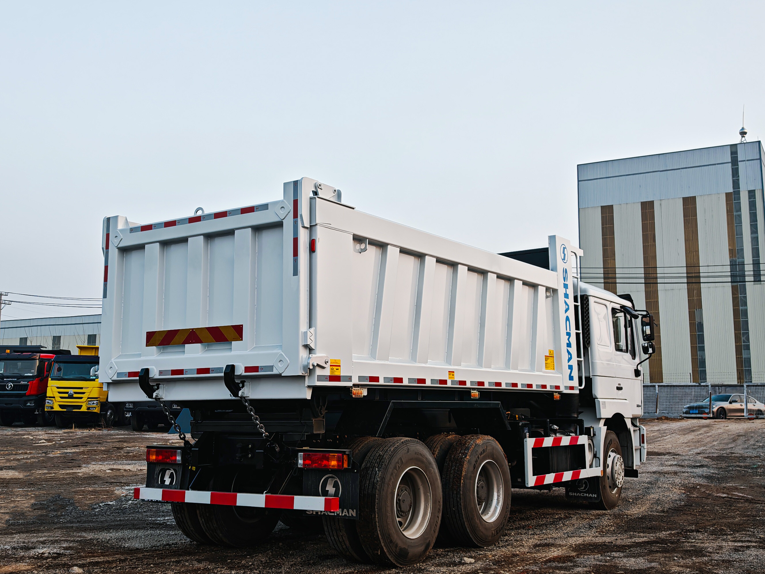 Camión volquete SHACMAN F2000 6×4