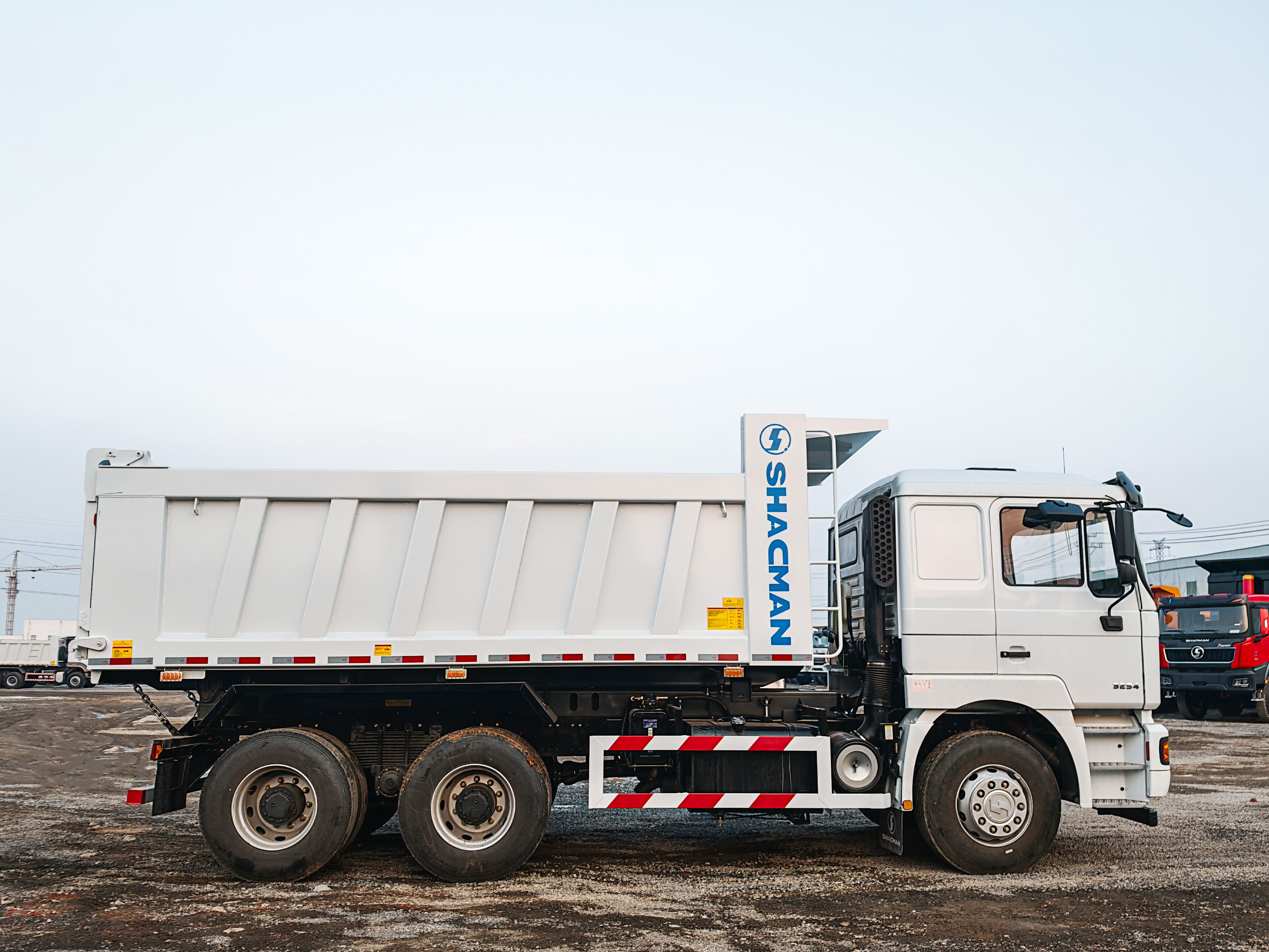 Camión volquete SHACMAN F2000 6×4