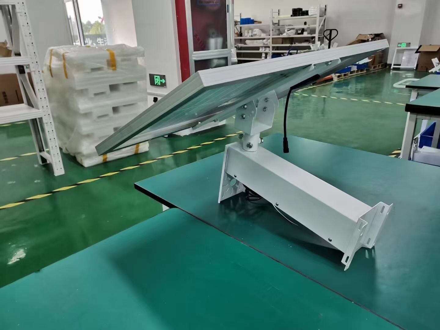 Sistema de fornecimento de energia solar com bateria 18650