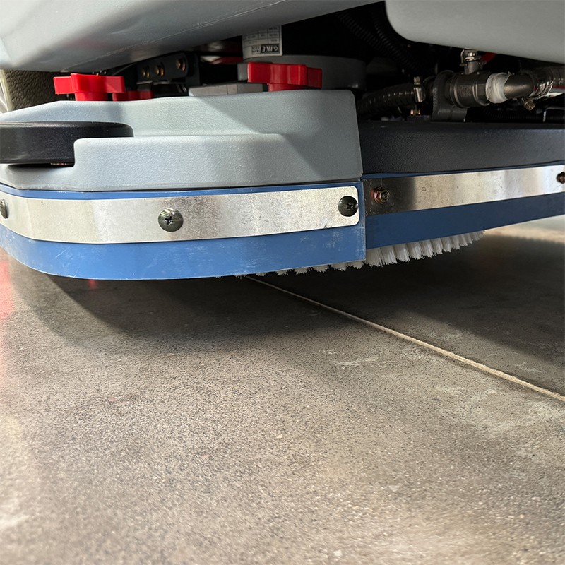 LH-1230 Heavy-Duty Industrial Scrubber (1) LH-1230 Heavy-Duty Industrial Scrubber (1)