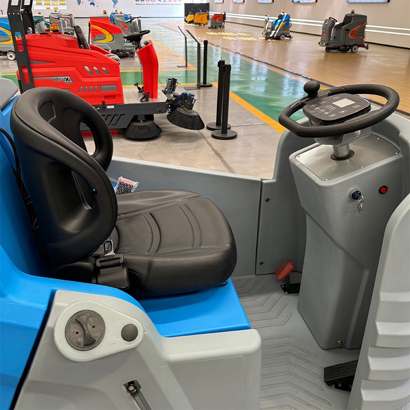 LH-1230 Heavy-Duty Industrial Scrubber (7) LH-1230 Heavy-Duty Industrial Scrubber (7)