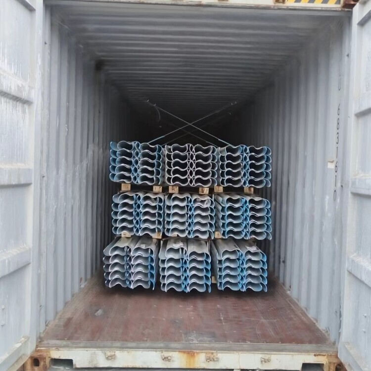 Postes electricos galvanizados