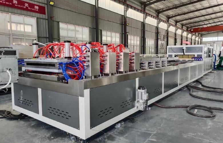 1721011311671303856483622912.jpg PVC:WPC Door panel:Door frame Production Line