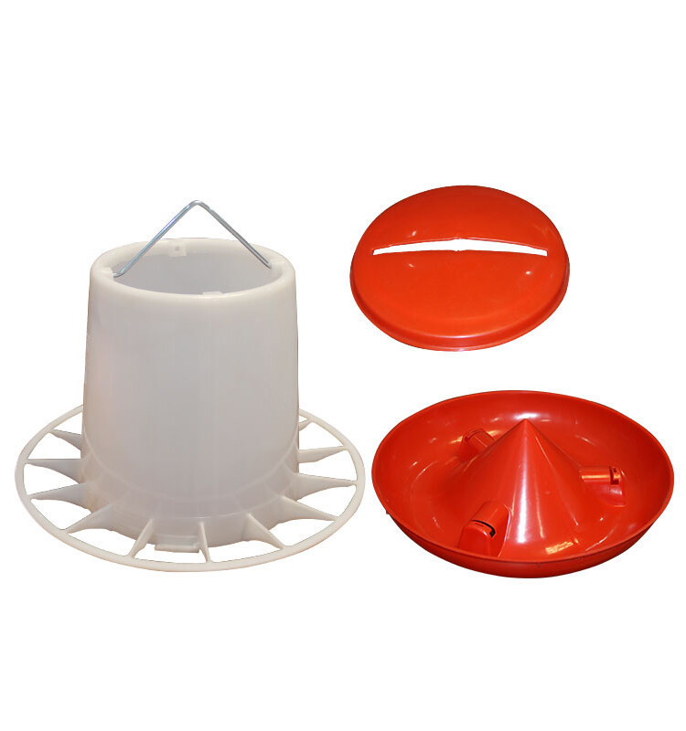 chicken feeder (2).jpg