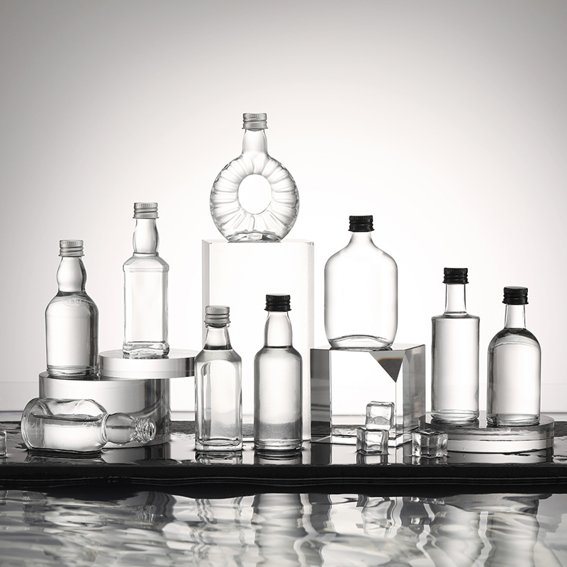 Mini botella de tequila con forma única y calidad premium