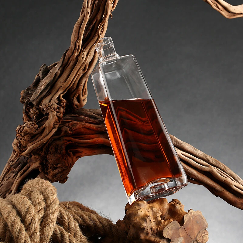 Botella de cristal de whisky de 750 ml de calidad alimentaria.