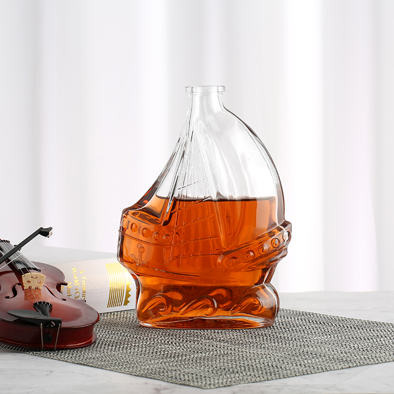 500ML стеклянная бутылка в форме парусника
