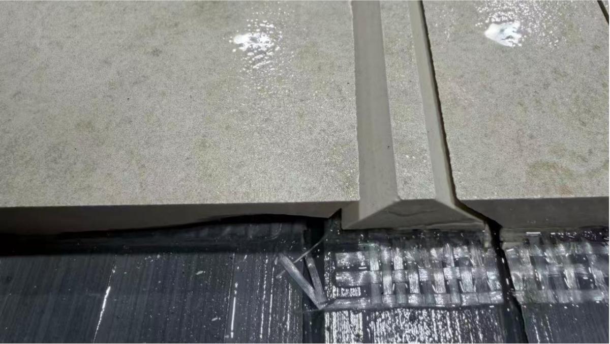 Instalación y capacitación in situ de máquina CNC para piedra completadas en EE. UU.; cliente altamente satisfecho