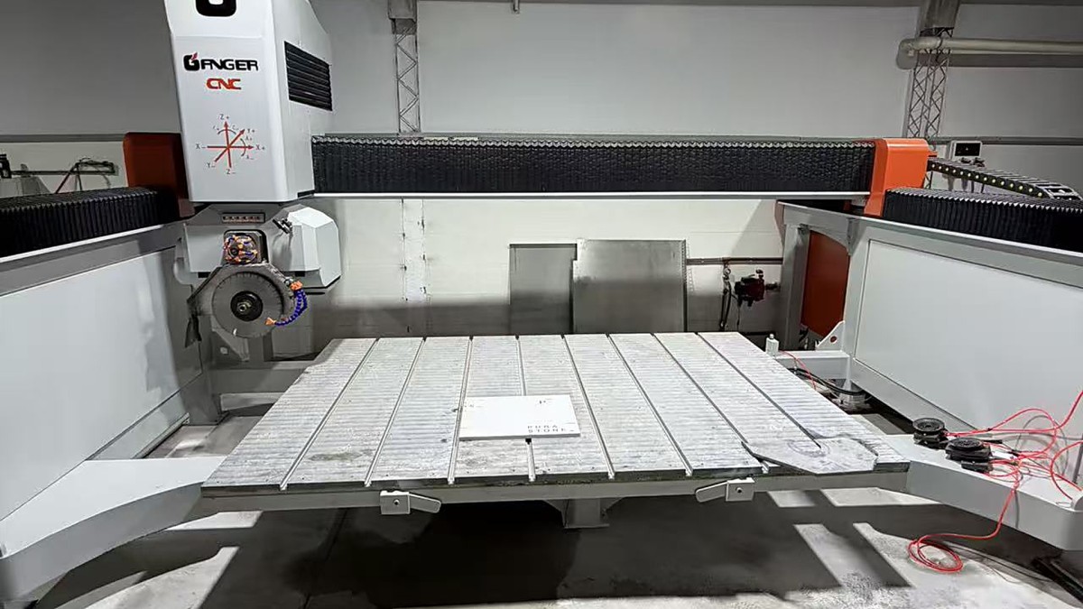 02_GANGER_CNC_Machine_Cover_16x9 Asistencia remota para cliente argentino: instalación y puesta en marcha de máquina CNC