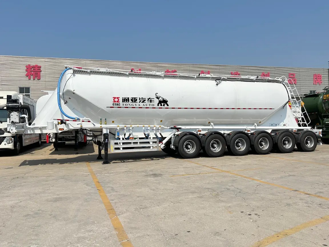 Tongya Auto lanza un semirremolque cisterna para cemento a granel de 6 ejes para el transporte de polvo de alta carga útil