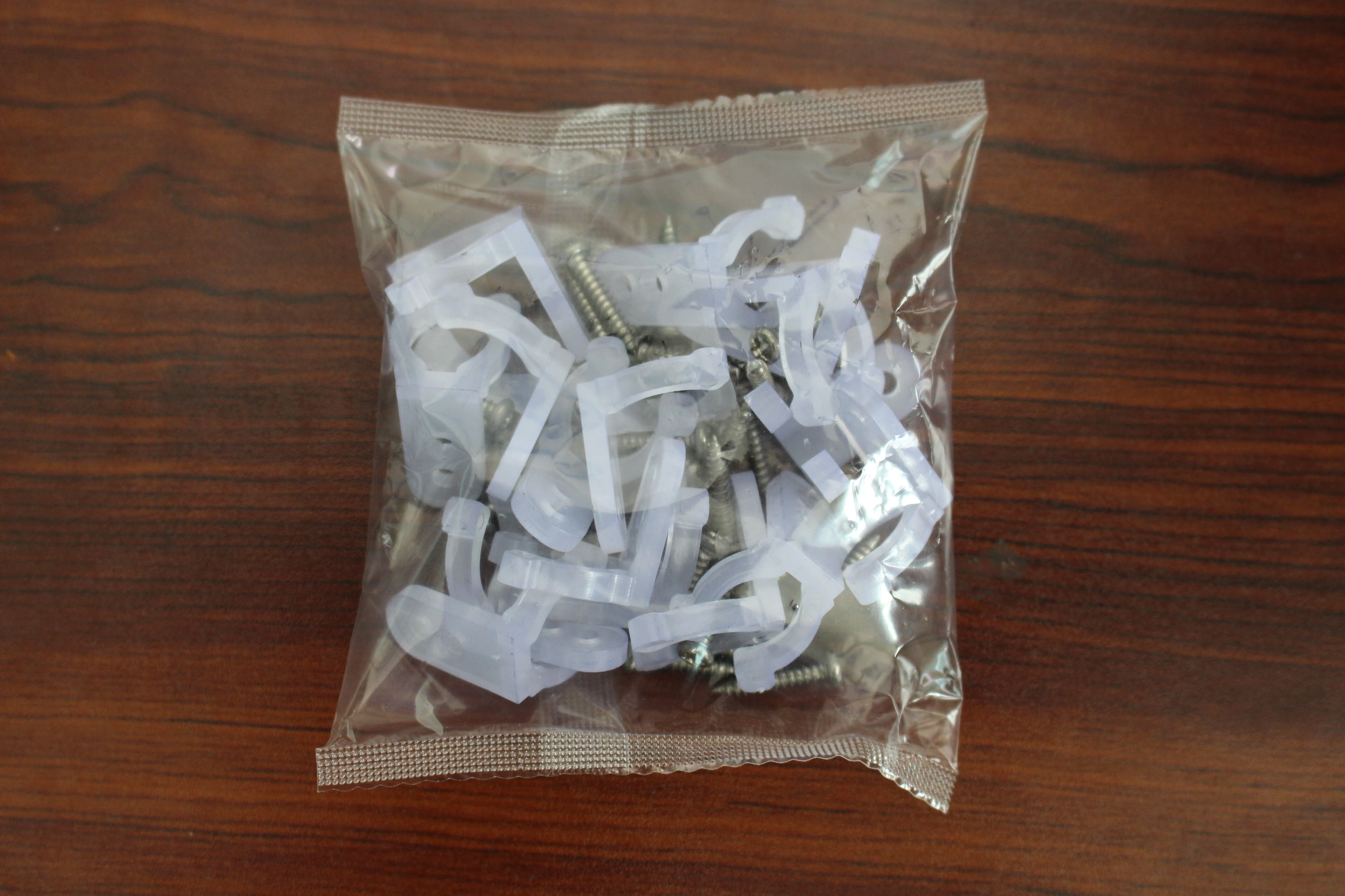 Three-plate screw packaging machine