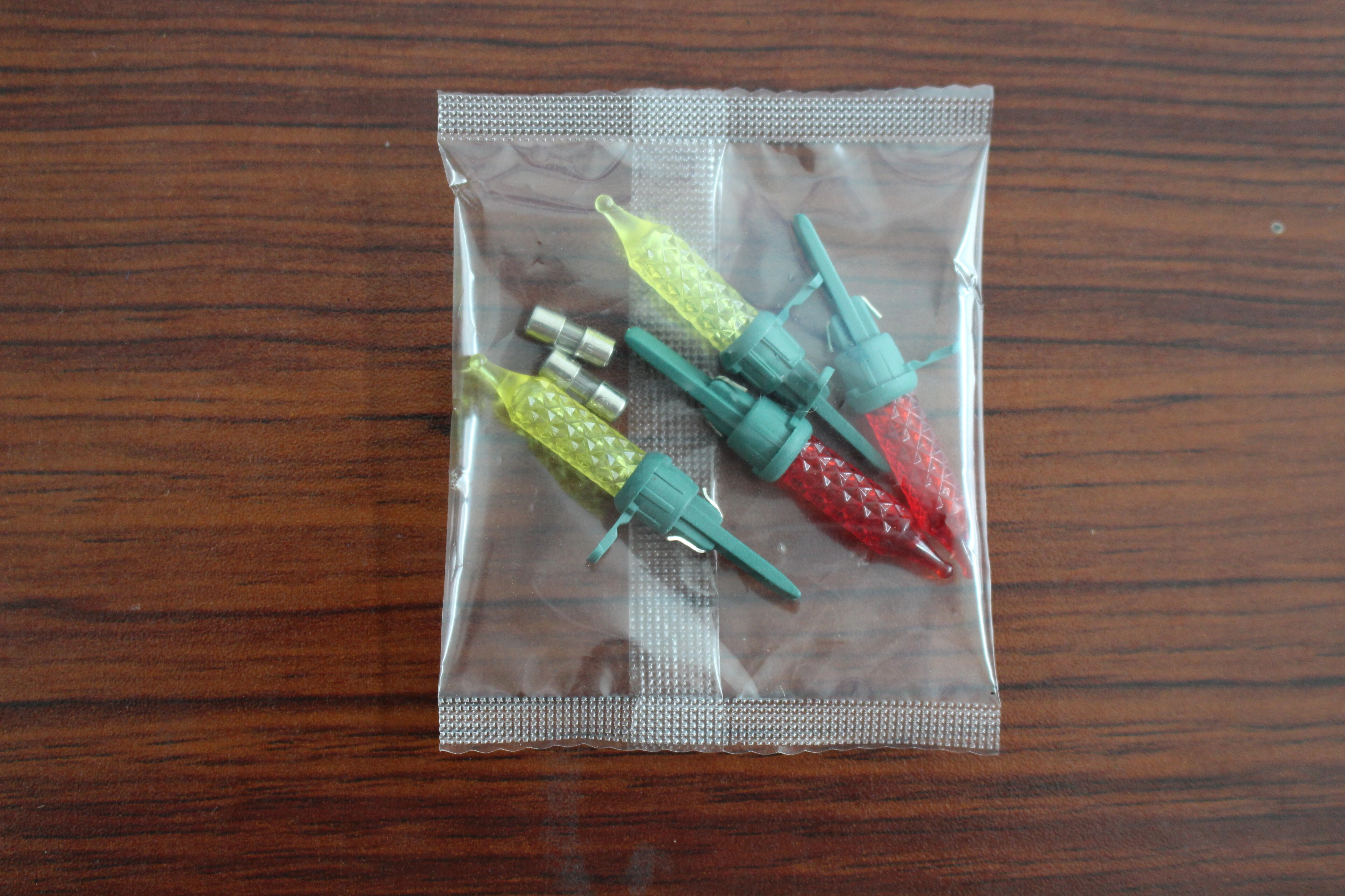 Three-plate screw packaging machine