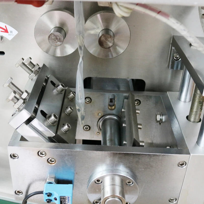 Three-side sealing powder packaging machine