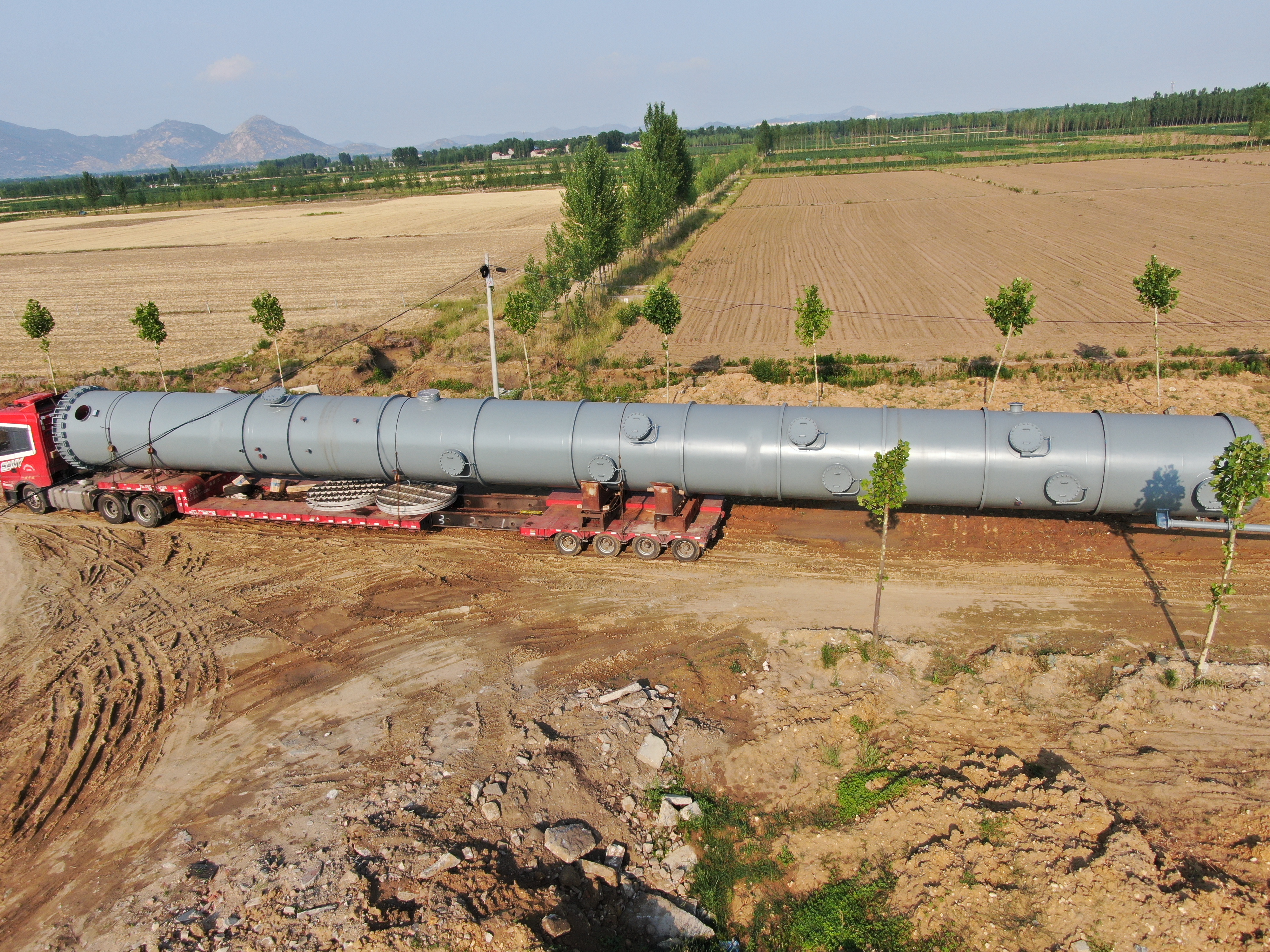 Колонны и башни