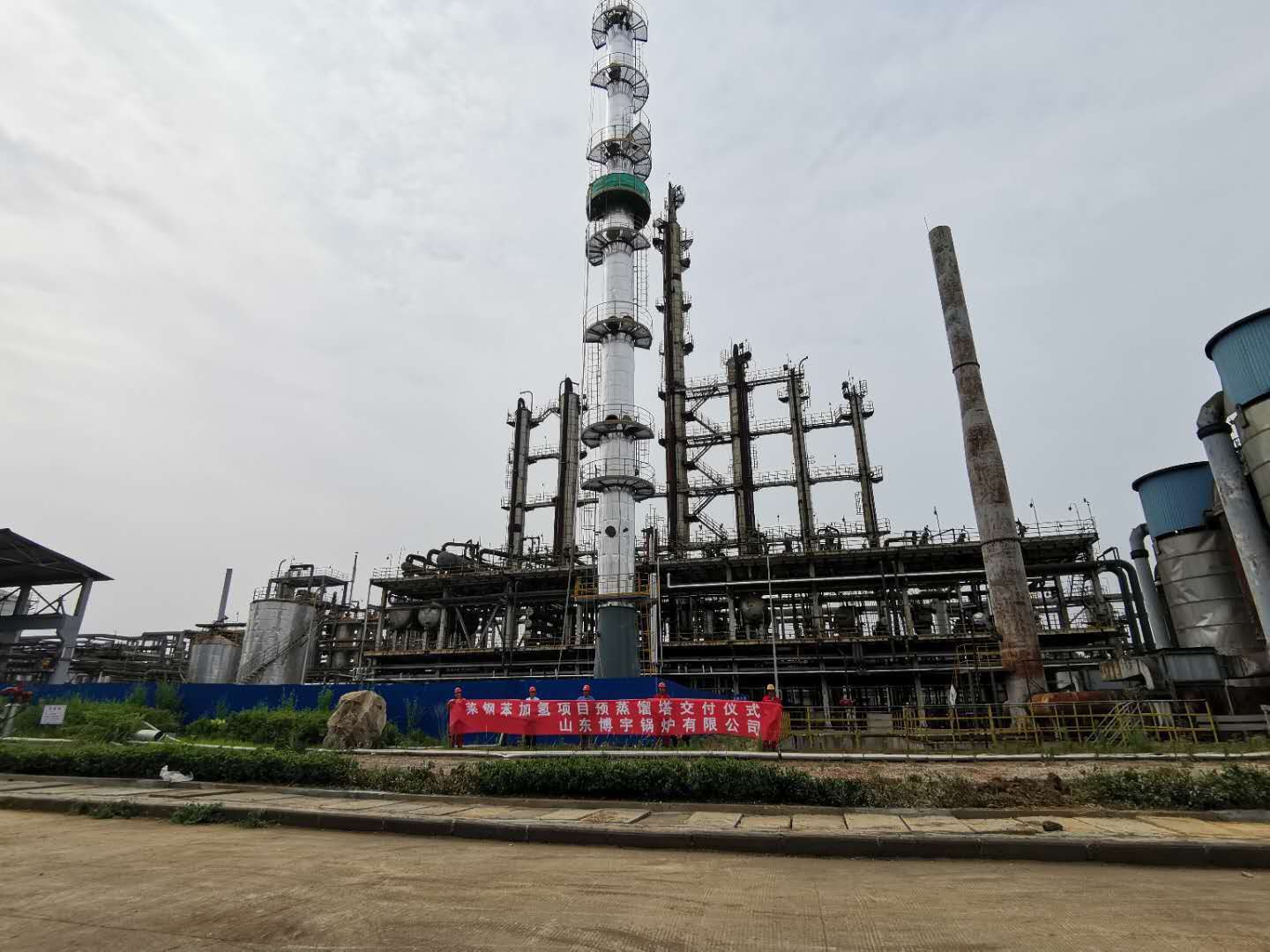 Колонны и башни