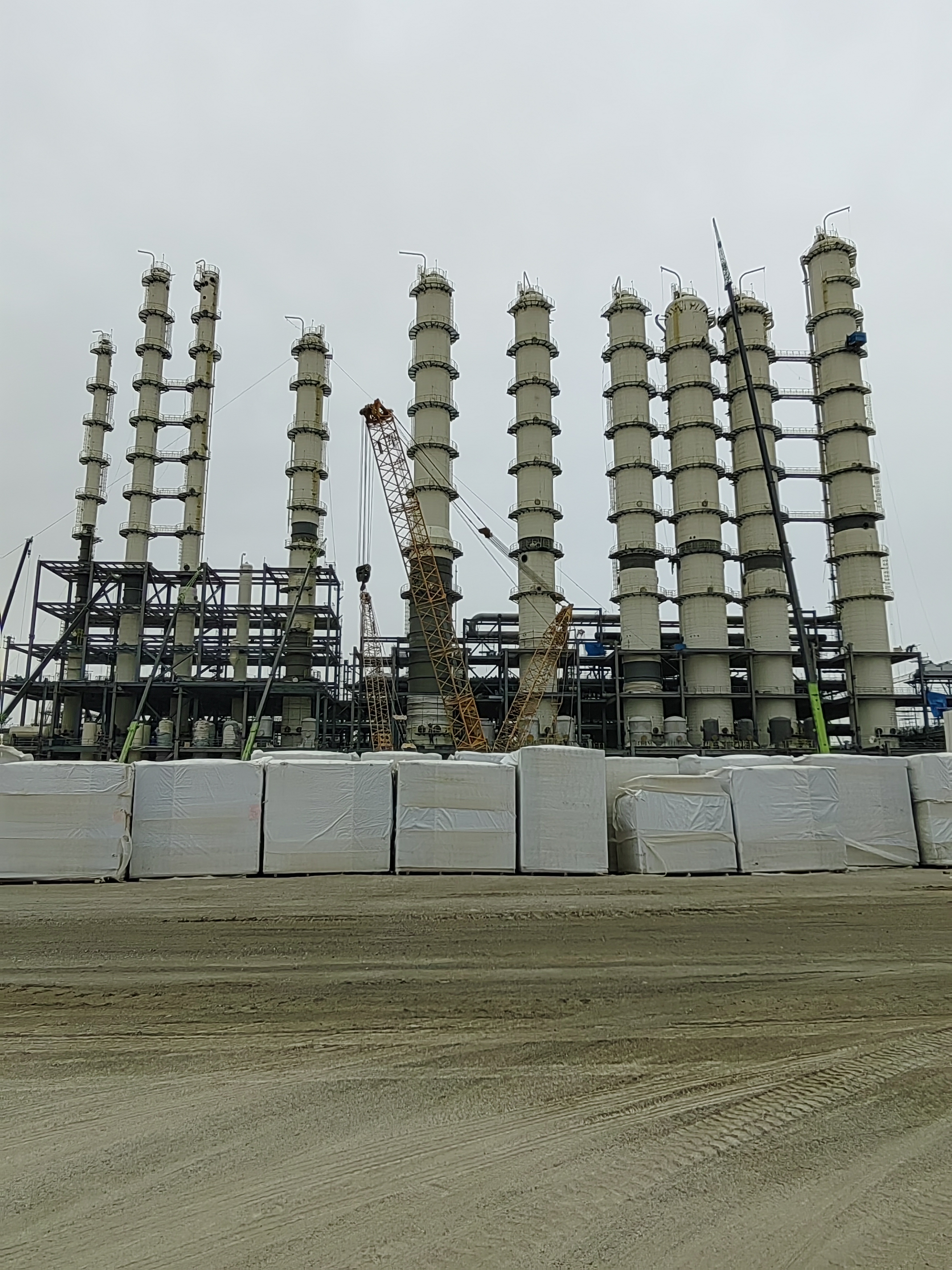 Колонны и башни