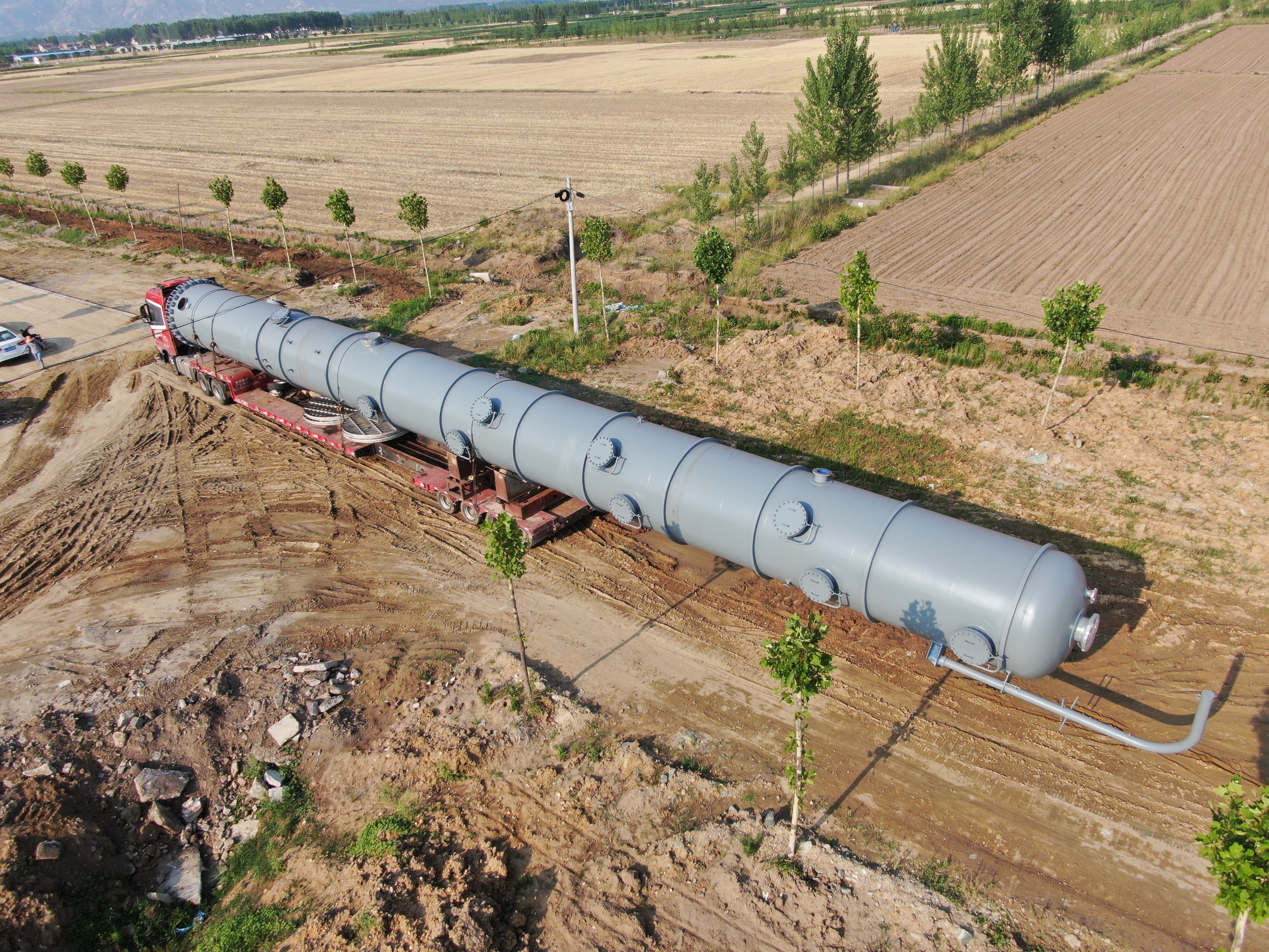 Колонны и башни