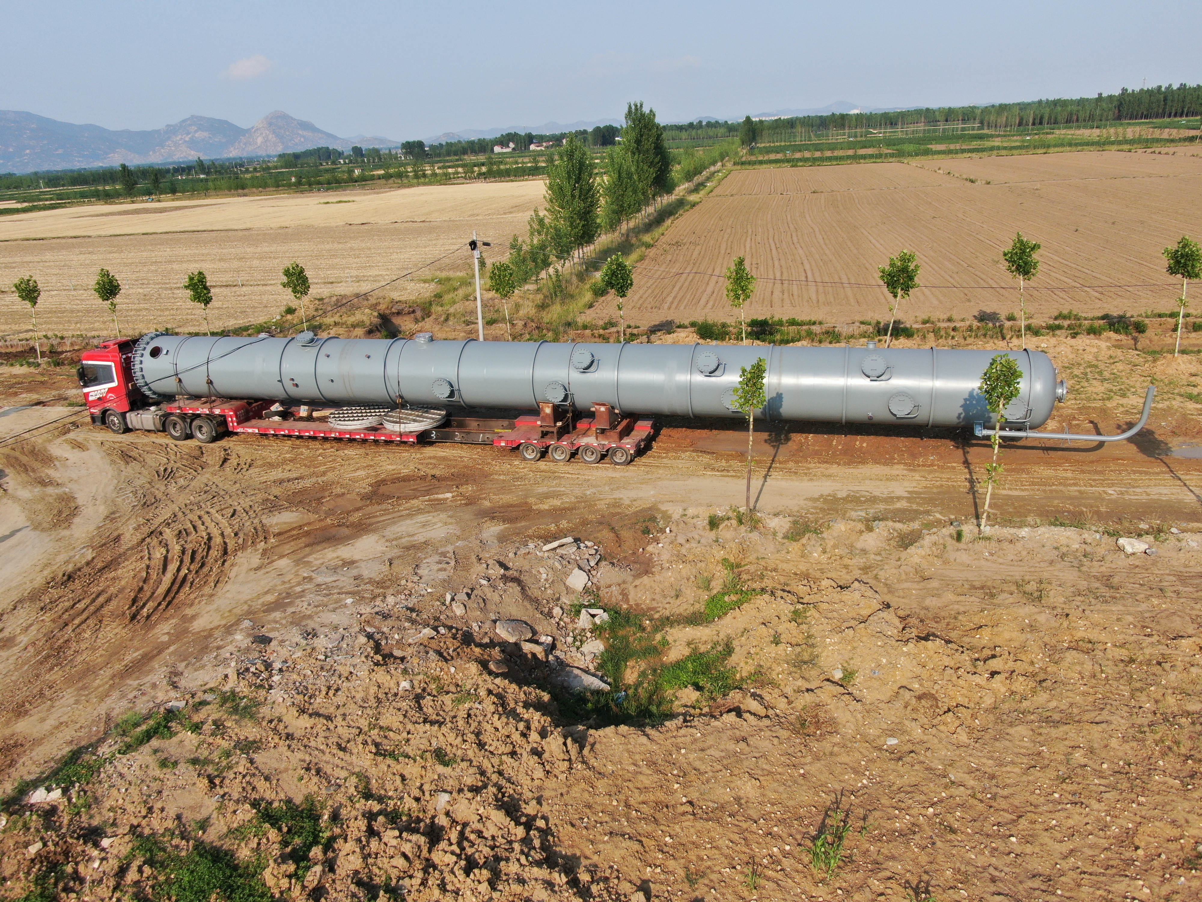 Колонны и башни