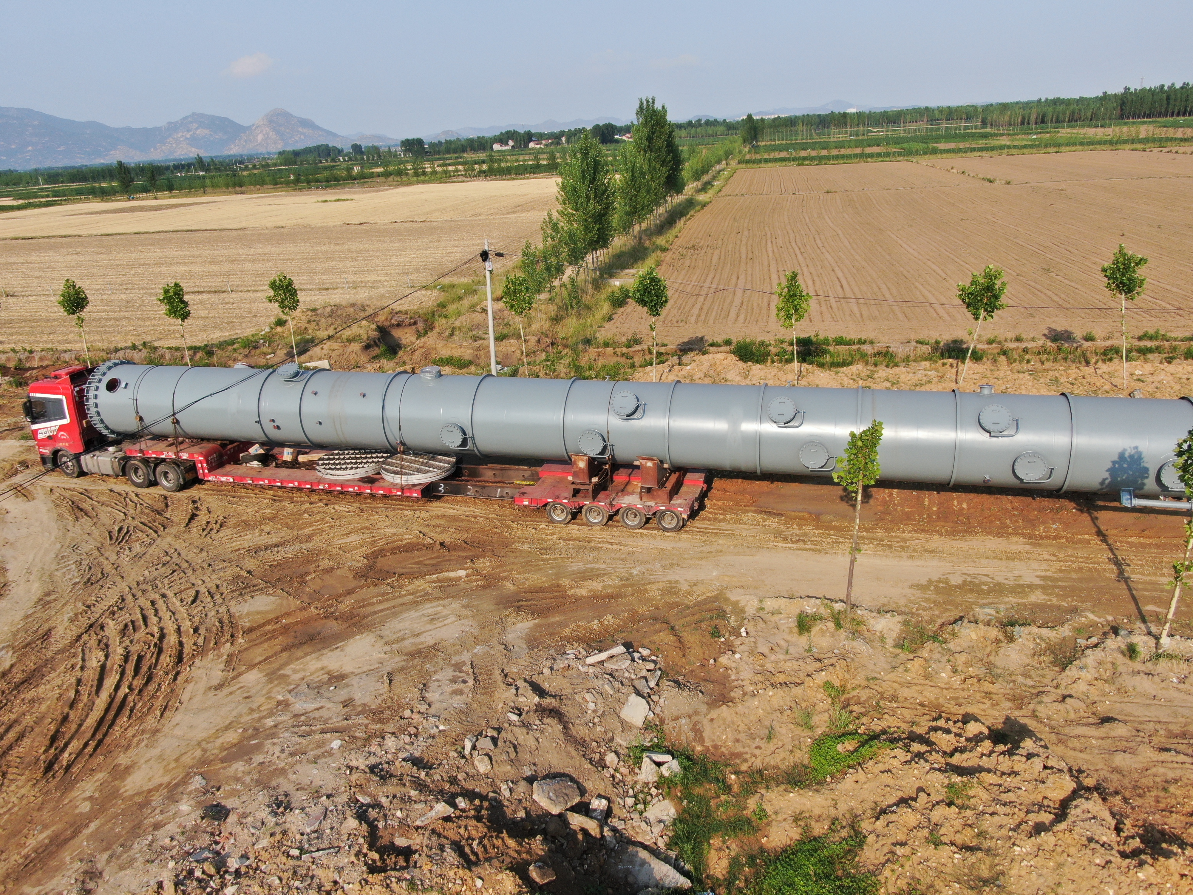 Колонны и башни