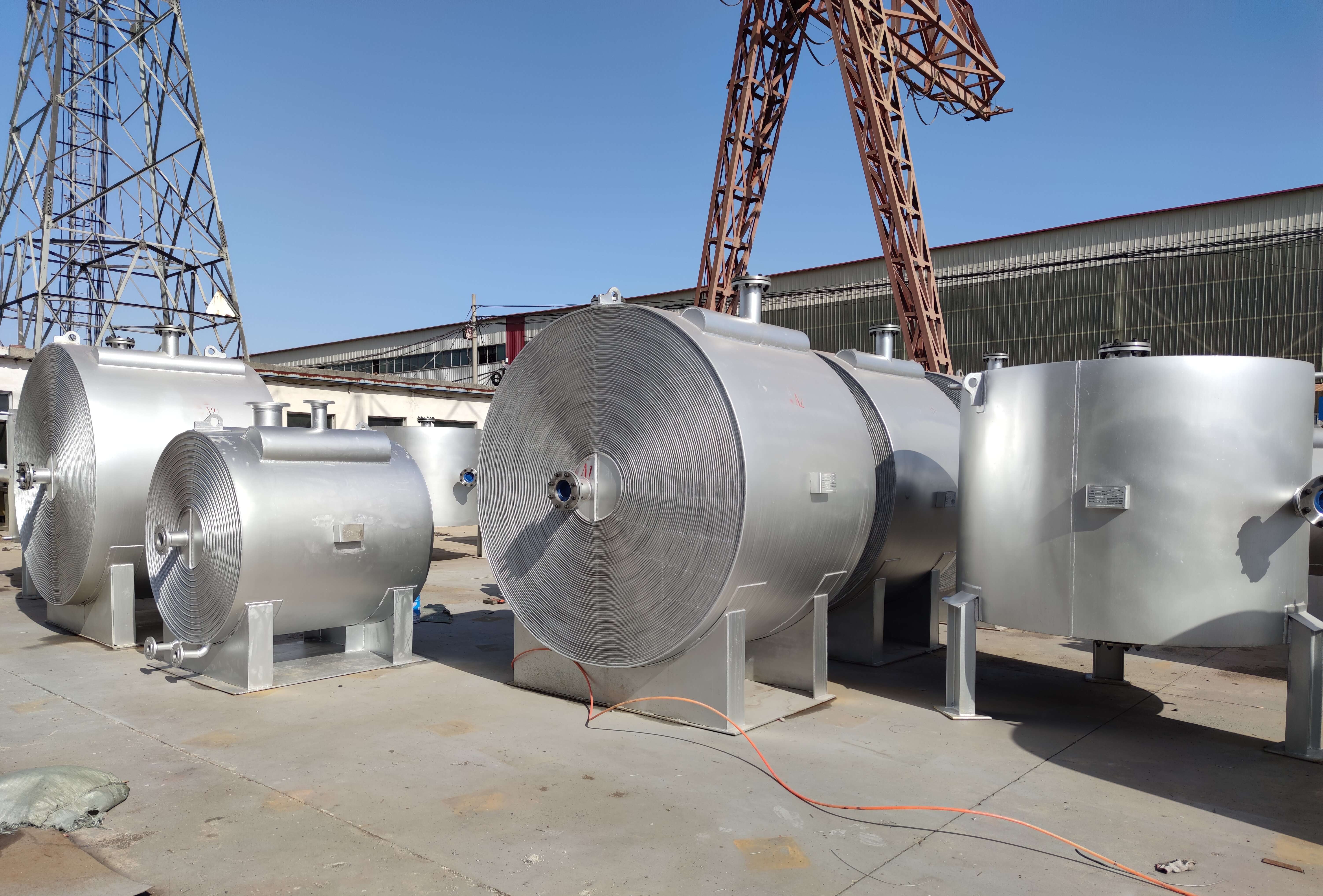 Спиральный пластинчатый теплообменник Спиральный пластинчатый теплообменник