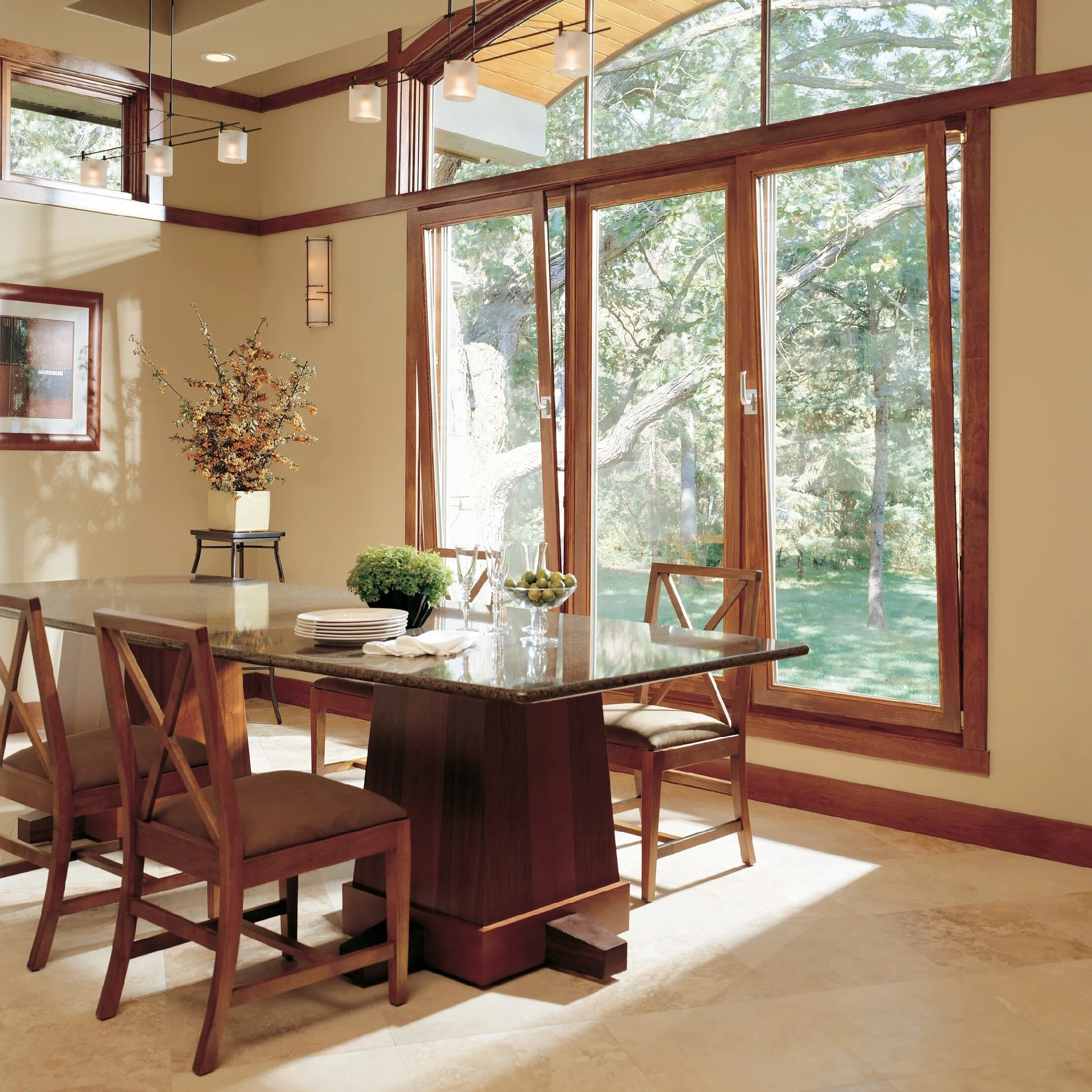 T82 uPVC/Vinyl Tilt and Turn Window