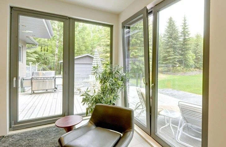 D70 uPVC/Vinyl Tilt and Turn Door