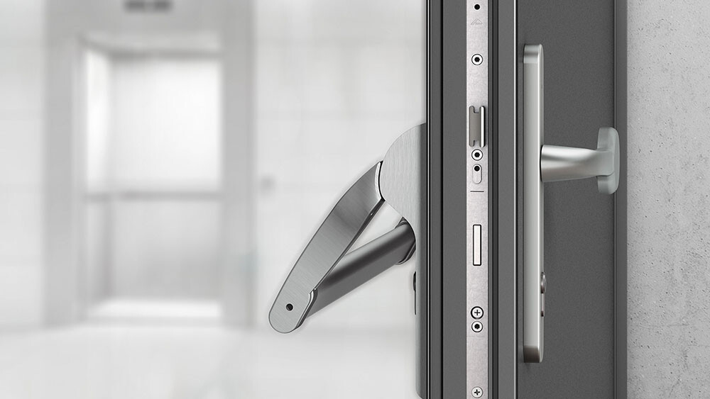 Multi-point locking gears