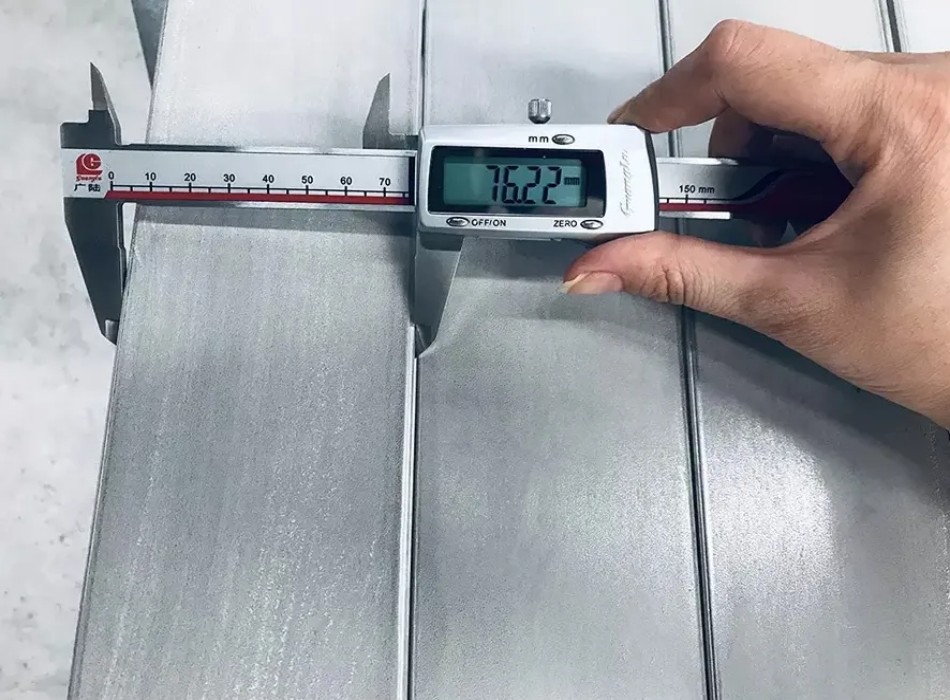 stainless steel flat bar detail display