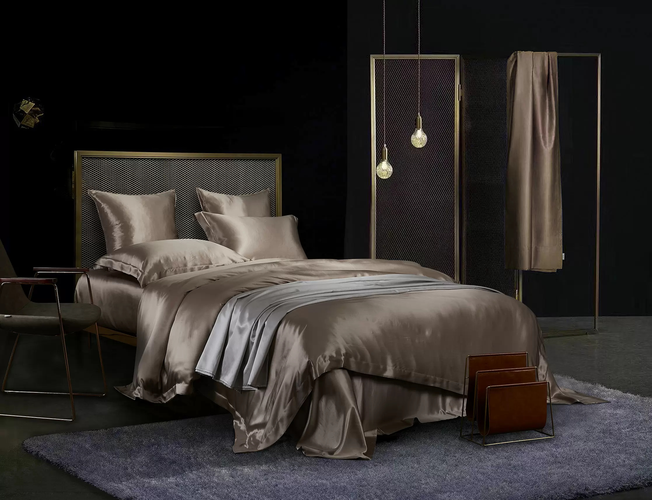 Silk dyed bedding