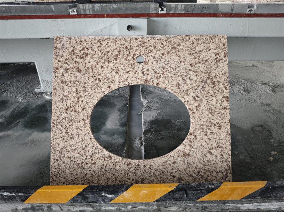 4-осевой мостовой станок GQ-3220BM (4+1)