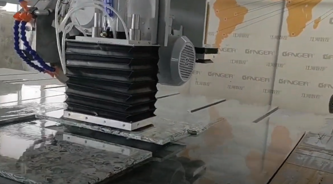 5-осевой мостовой пилорамы GQ-3220D