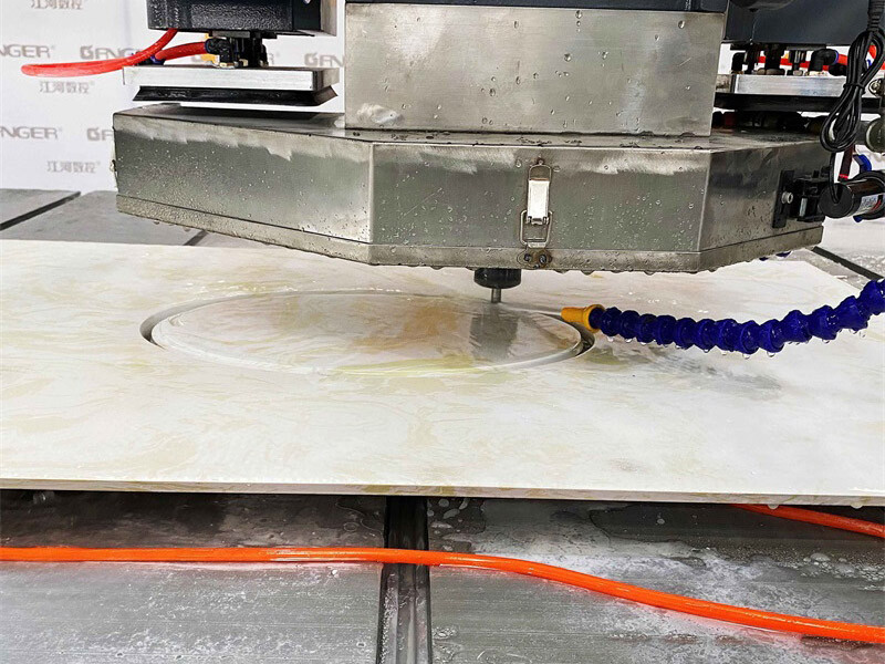 5-осевая мостовая пила GQ-3220C