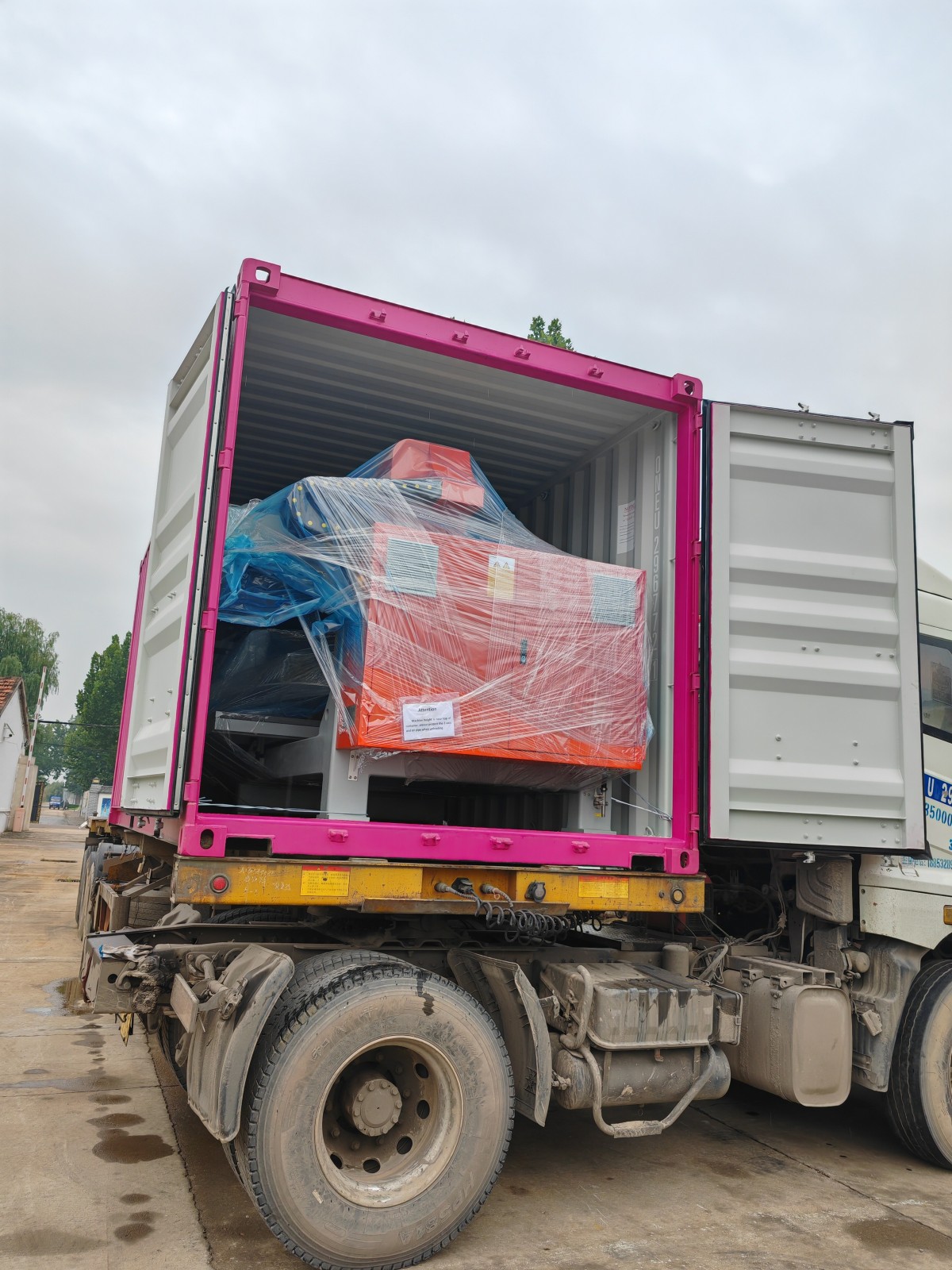 5-осевая мостовая пила поставляется в Европу