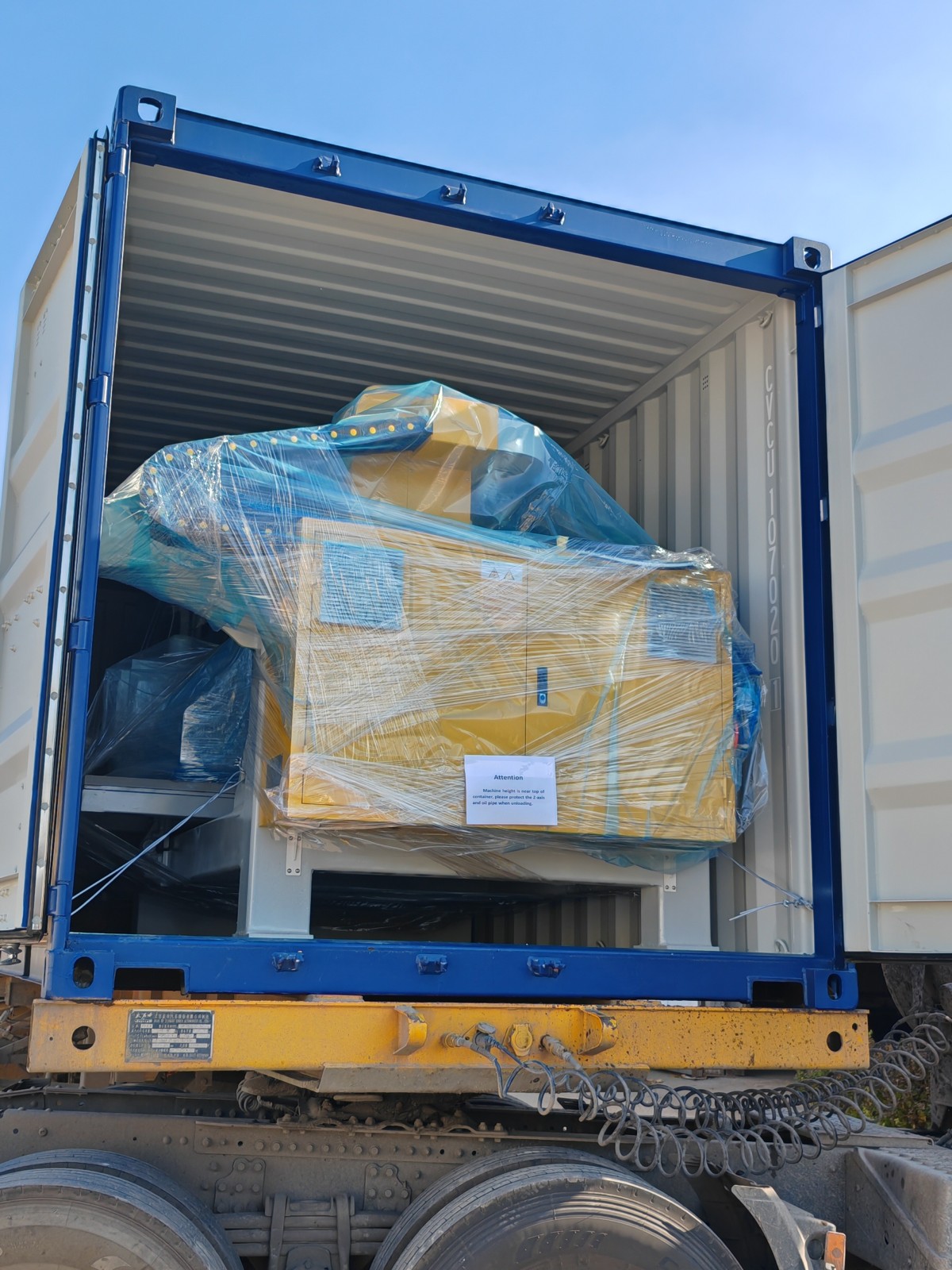 GANGER CNC отгружает 4+1-осевой мостовой станок GQ-3220BM в Европу