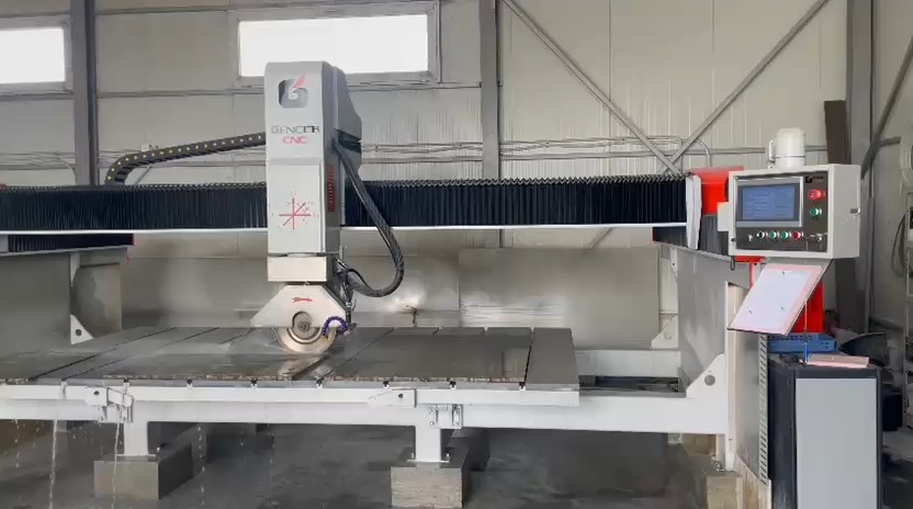Funcionamiento fluido de la máquina cortadora puente de piedra de 4 ejes GQ-3520B verificado por un cliente de Rumanía