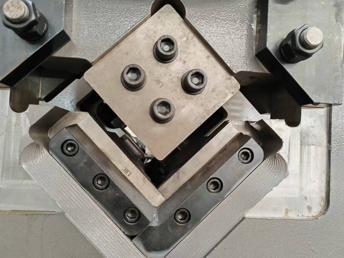 cnc angle punching machine.jpg cnc angle punching machine.jpg